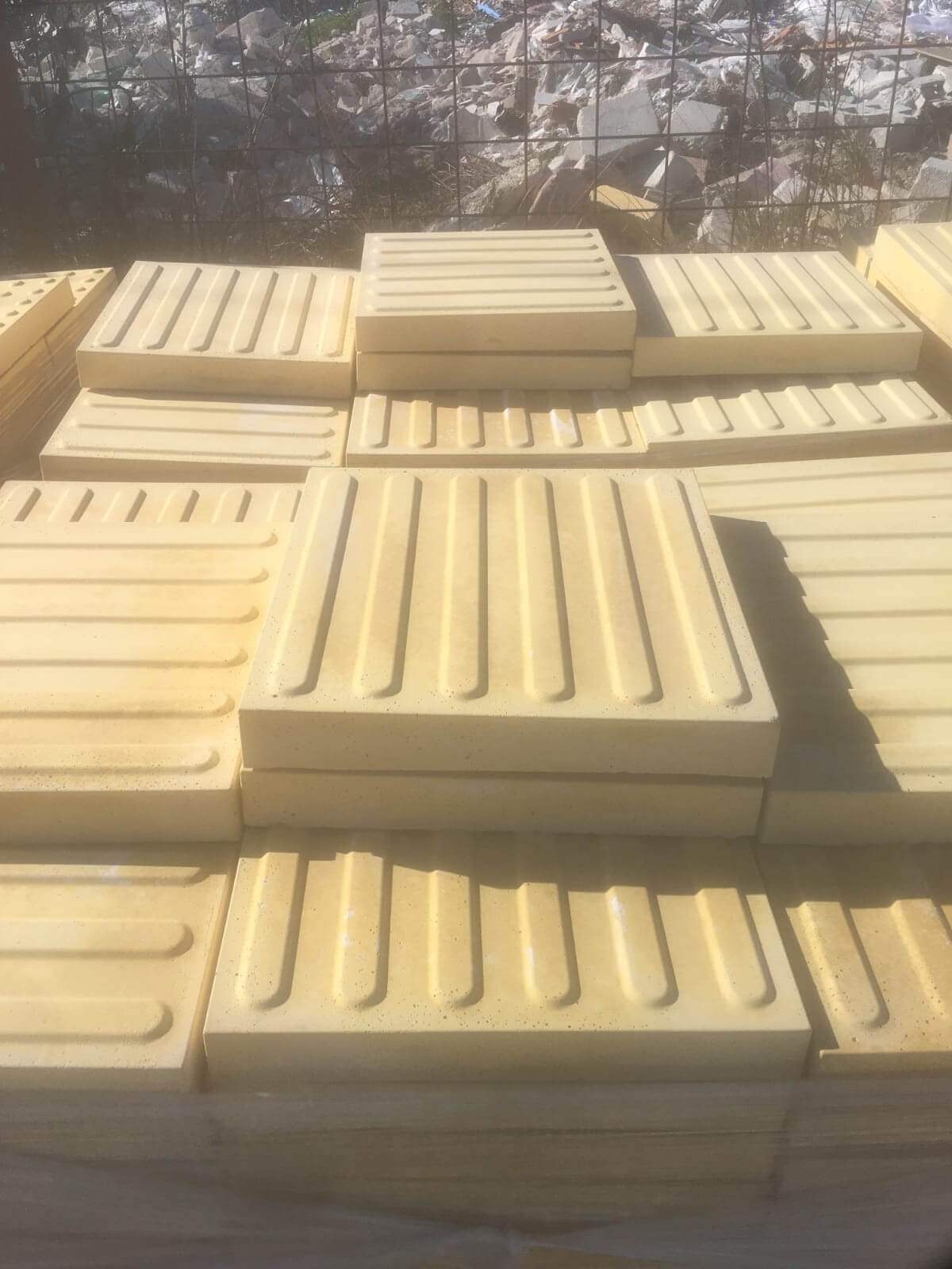 Görme Engelli Kılavuz Taşı